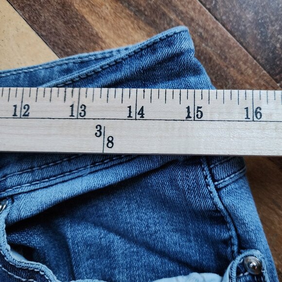 INC Medium Wash Boyfriend Curvy Fit Jeans Size 4 - Picture 6 of 16